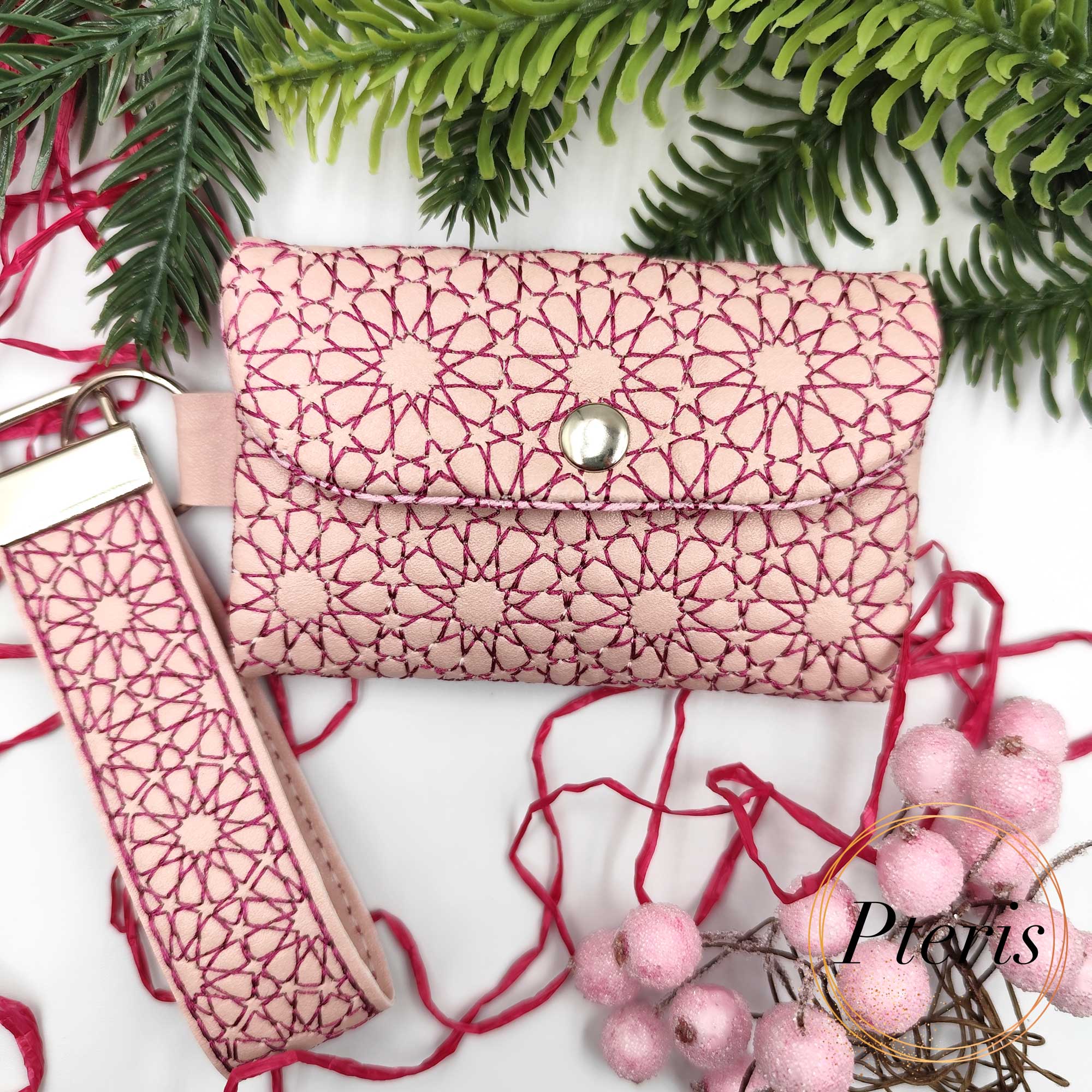ITH Geometric Quilted Card Holder and Key Fob Wristlet Set - Machine Embroidery Design